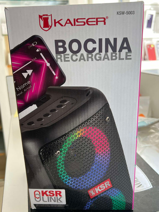 Bocina pequeña con soporte para celular